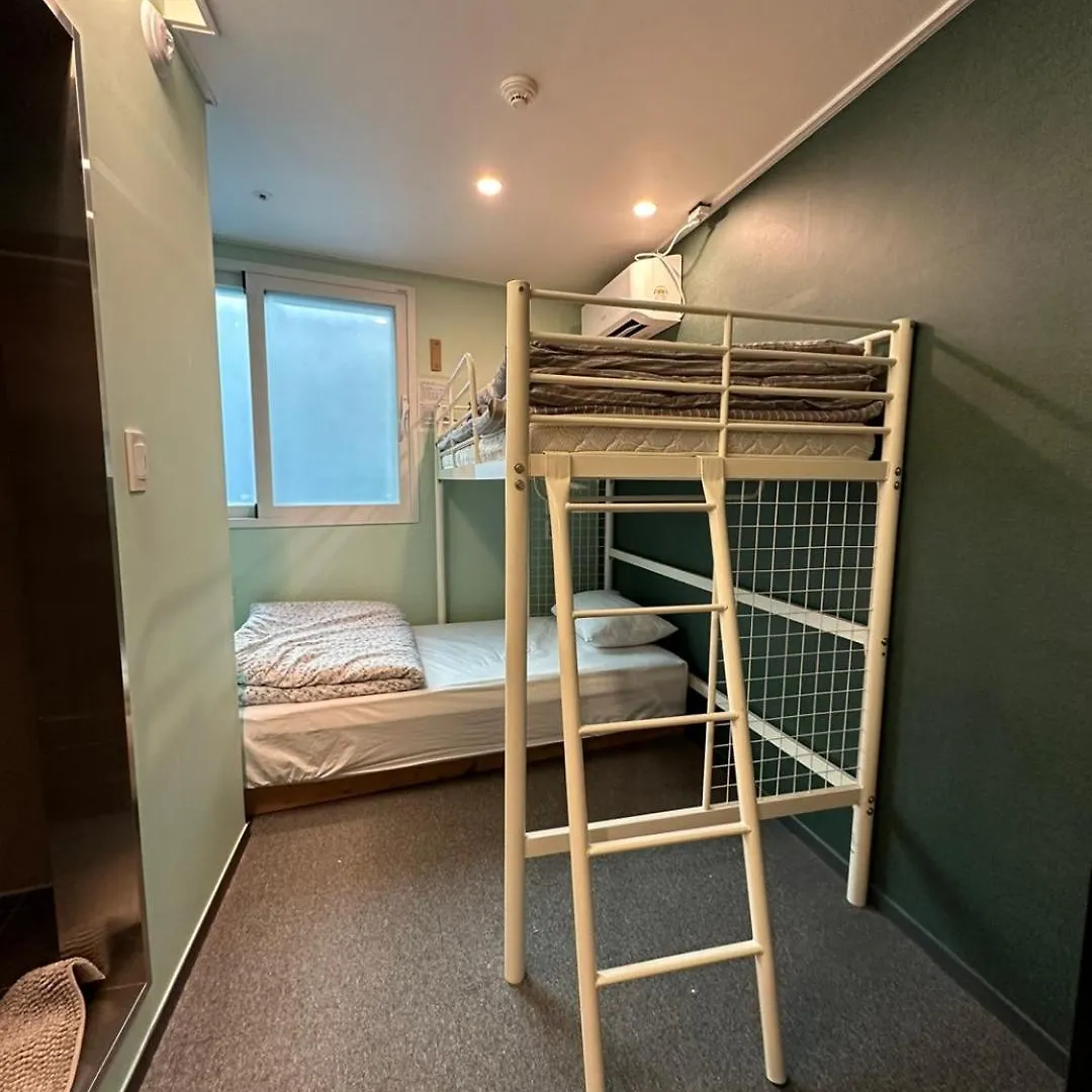 R Guesthouse Jongmyo سيول 0*,